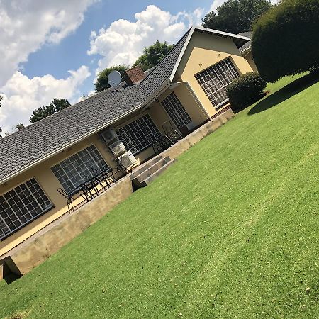Khuvena Guesthouse Randburg Ngoại thất bức ảnh