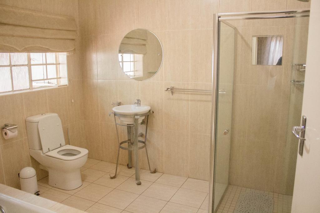 Khuvena Guesthouse Randburg Ngoại thất bức ảnh