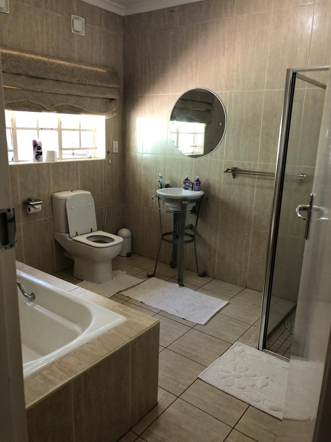 Khuvena Guesthouse Randburg Ngoại thất bức ảnh