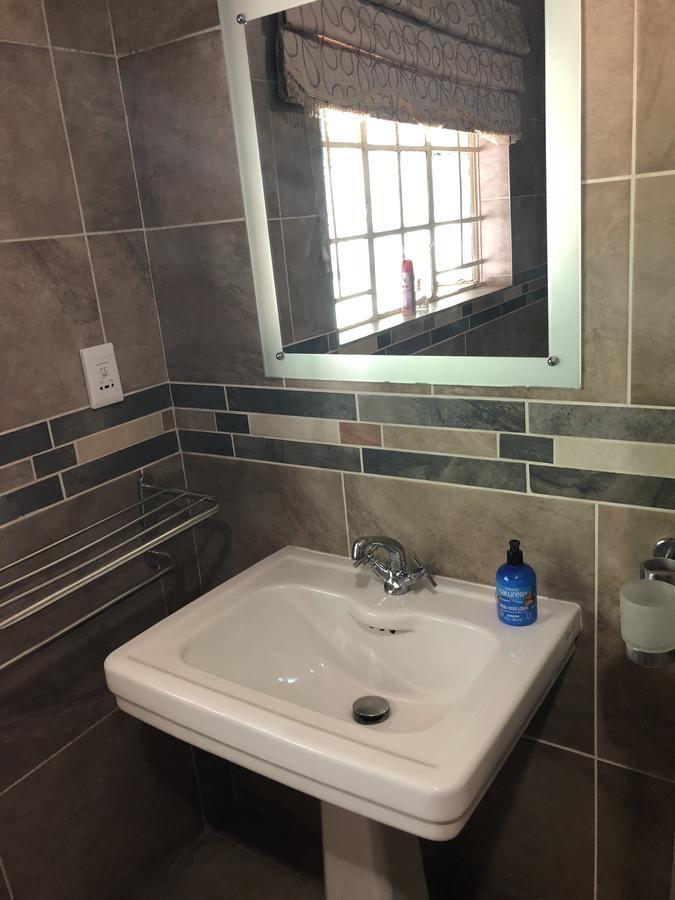 Khuvena Guesthouse Randburg Ngoại thất bức ảnh