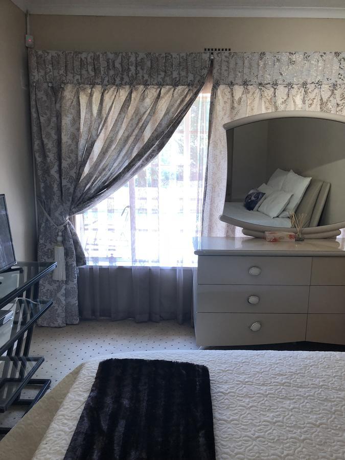 Khuvena Guesthouse Randburg Ngoại thất bức ảnh