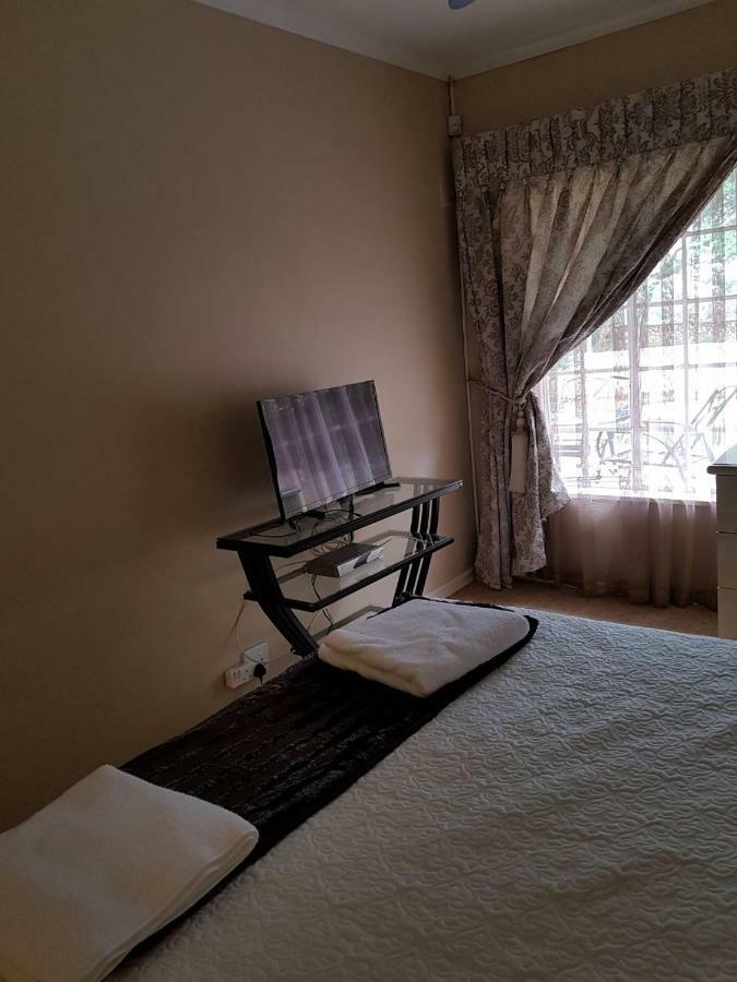 Khuvena Guesthouse Randburg Ngoại thất bức ảnh